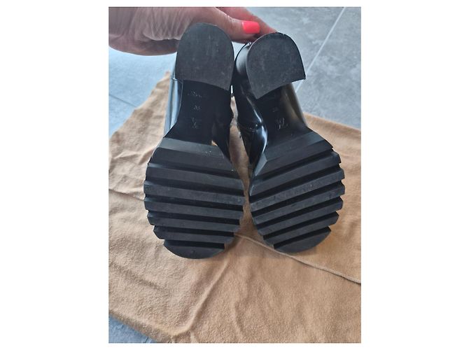 Louis Vuitton Stivaletti stringati in pelle nera Nero - vista 15