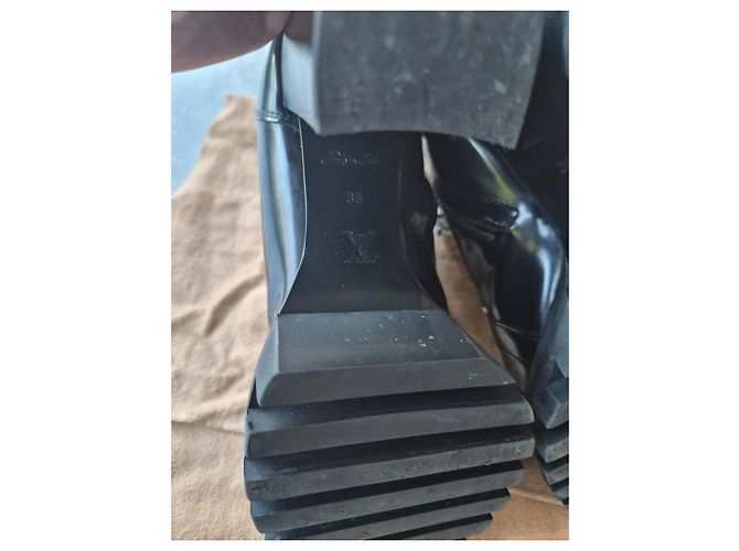 Louis Vuitton Stivaletti stringati in pelle nera Nero - vista 16