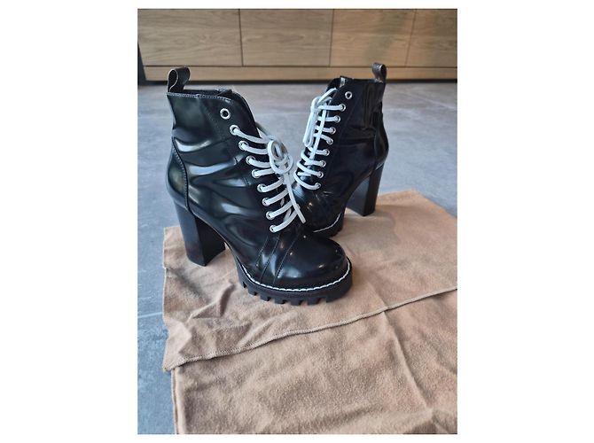 Louis Vuitton Stivaletti stringati in pelle nera Nero - vista 2