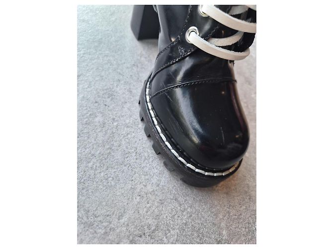 Louis Vuitton Stivaletti stringati in pelle nera Nero - vista 20