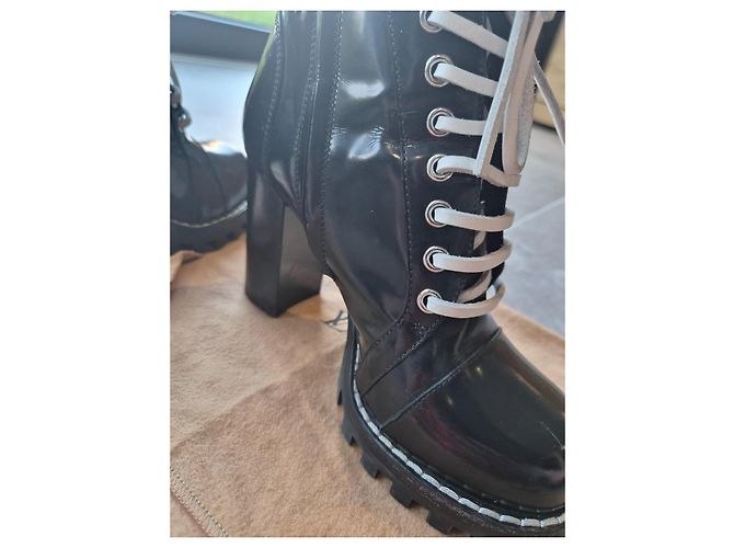 Louis Vuitton Stivaletti stringati in pelle nera Nero - vista 9
