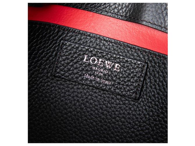 Valigetta LOEWE in pelle di vitello granulata nera Anagram Nero - vista 5