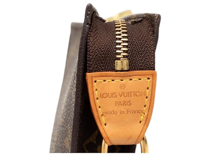 Pochette Louis Vuitton Petit Bucket Monogram Marrone - vista 5