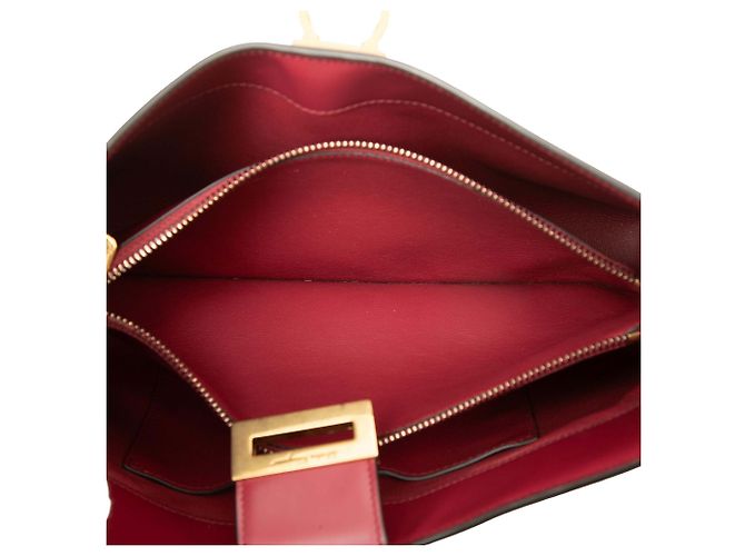 Salvatore Ferragamo Borsa a tracolla Ferragamo in pelle rossa Gancini Trifolio Rosso - vista 4