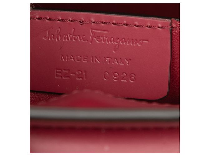 Salvatore Ferragamo Borsa a tracolla Ferragamo in pelle rossa Gancini Trifolio Rosso - vista 6