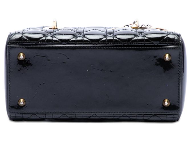 Dior Lady Dior Cannage in vernice nero, misura Medium - vista 3