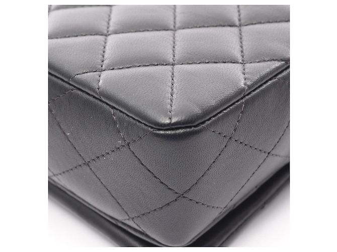 Borsa a mano in pelle matelassé Chanel Nero - vista 6