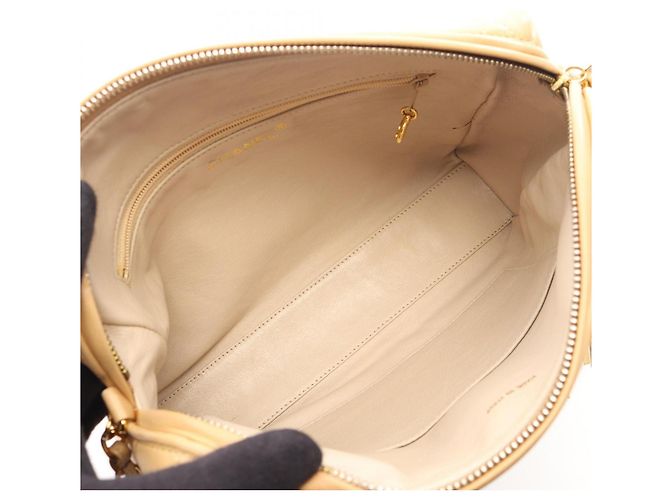 Borsa a tracolla Chanel Matelassé con nappa Beige - vista 3