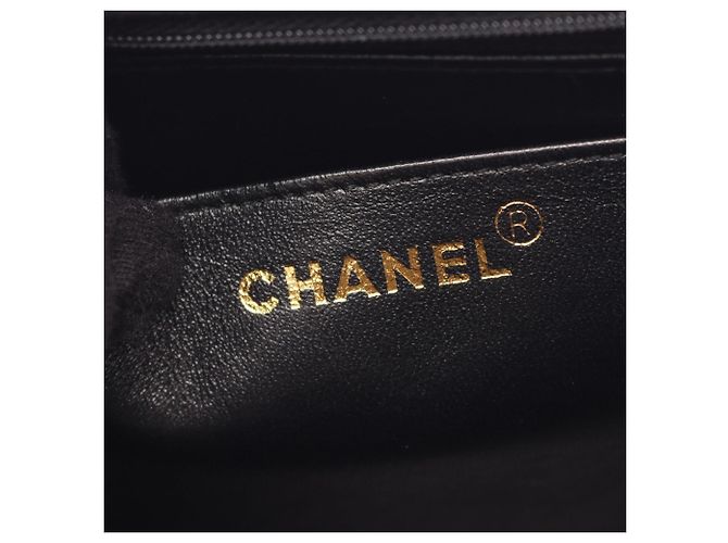 Timeless Borsa Chanel Matelassé Turnlock Nero - vista 4