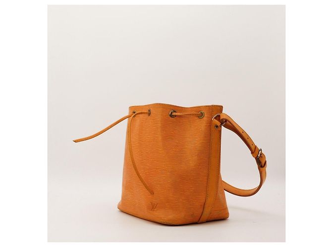 Louis Vuitton Borsa a Secchiello Noe GM in Pelle Epi Giallo - vista 2