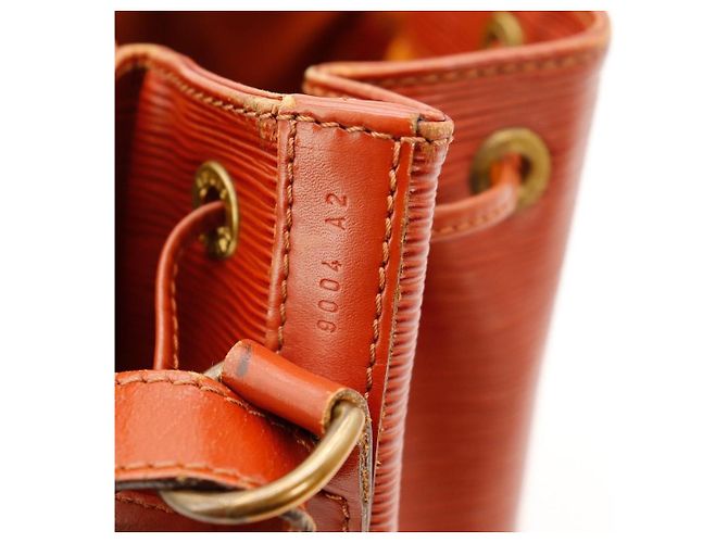 Louis Vuitton Borsa a Secchiello Noé in Pelle Epi Marrone - vista 8