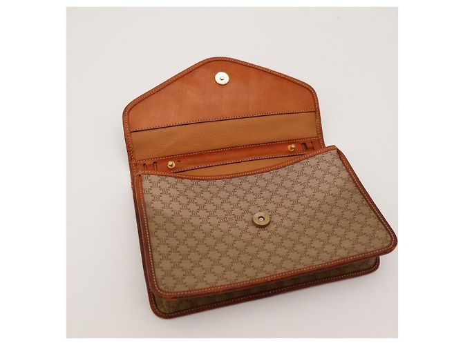 Céline Celine Clutch Triomphe em Lona Marrom Bege - vista 7