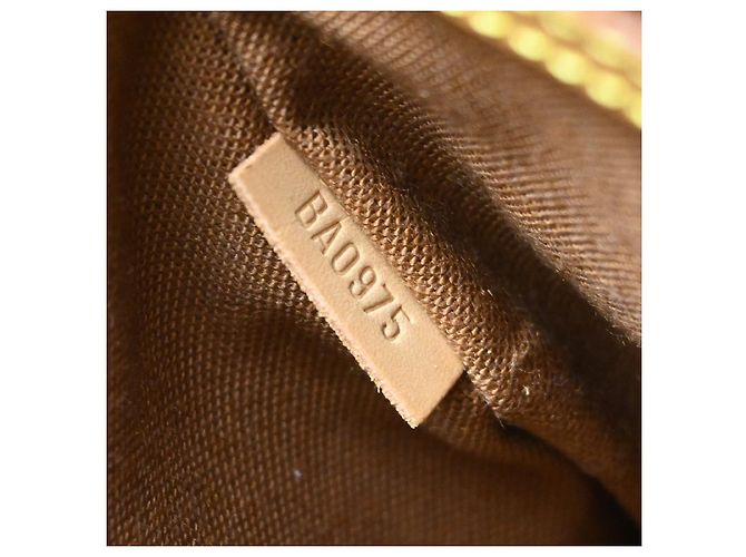 Louis Vuitton Alma Monogram Canvas PM Castaño - vista 5