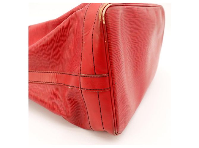 Louis Vuitton Borsa a Secchiello Noé in Pelle Epi Rosso - vista 10