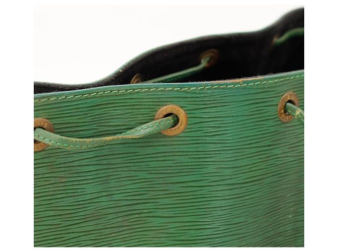 Louis Vuitton Borsa a Secchiello Epi Noe GM Verde - vista 7
