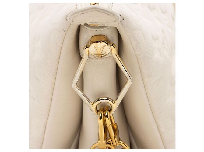 Borsa a tracolla Coussin PM in agnello goffrato Monogram Louis Vuitton Bianco - vista 9