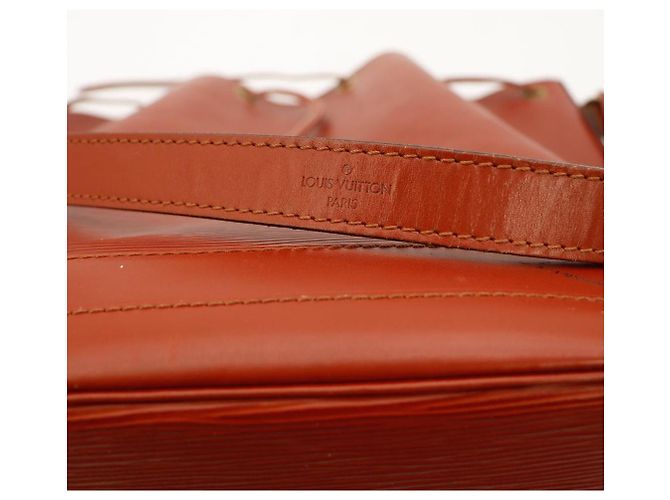Louis Vuitton Borsa a Secchiello Noé in Pelle Epi Marrone - vista 10
