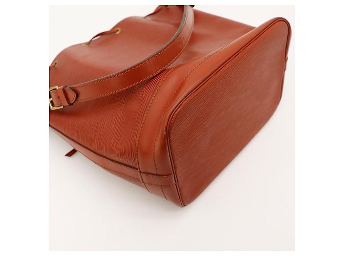 Louis Vuitton Borsa a Secchiello Noé in Pelle Epi Marrone - vista 9