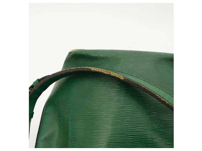 Louis Vuitton Borsa a Secchiello Noé in Pelle Epi Verde - vista 11