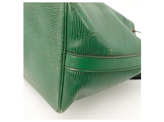 Louis Vuitton Borsa a Secchiello Noé in Pelle Epi Verde - vista 12