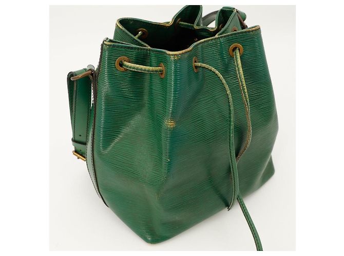 Louis Vuitton Borsa a Secchiello Noé in Pelle Epi Verde - vista 8