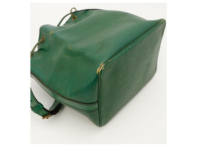 Louis Vuitton Borsa a Secchiello Noé in Pelle Epi Verde - vista 9