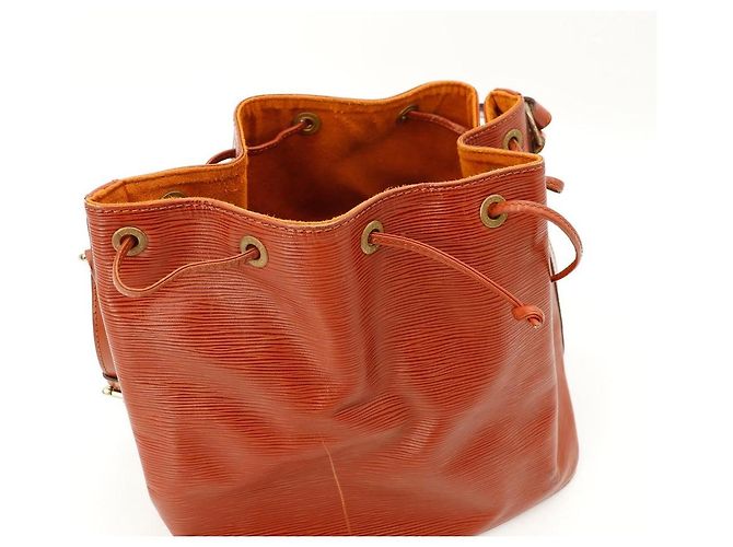 Louis Vuitton Borsa a Secchiello Noe GM in Pelle Epi Marrone - vista 6
