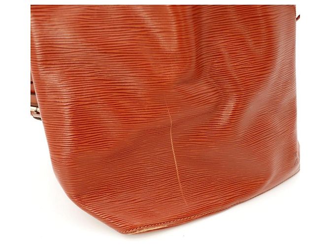Louis Vuitton Borsa a Secchiello Noe GM in Pelle Epi Marrone - vista 8