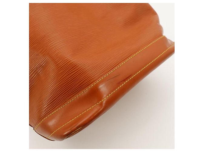Louis Vuitton Borsa a Secchiello Noe in Pelle Epi Marrone - vista 10