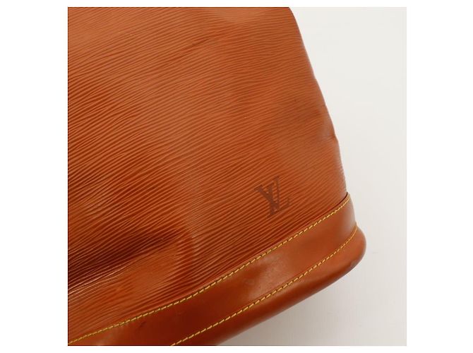 Louis Vuitton Borsa a Secchiello Noe in Pelle Epi Marrone - vista 8
