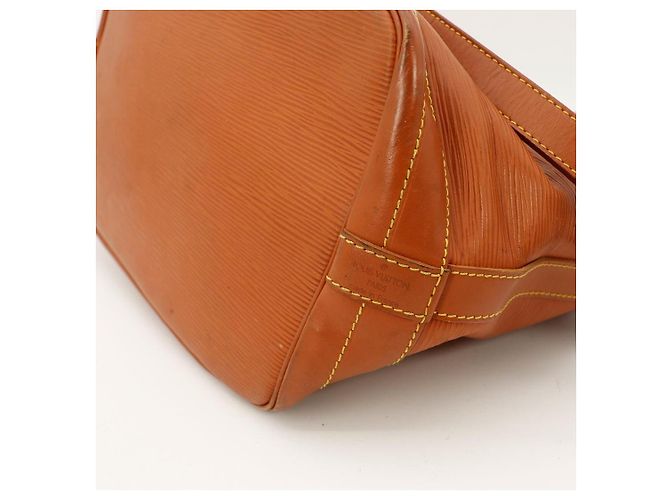 Louis Vuitton Borsa a Secchiello Noe in Pelle Epi Marrone - vista 9