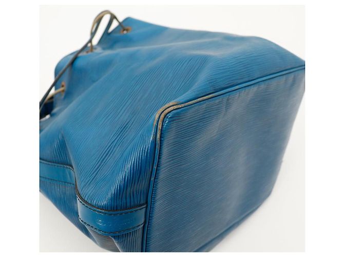 Louis Vuitton Borsa a Secchiello Noe in Pelle Epi Blu - vista 9