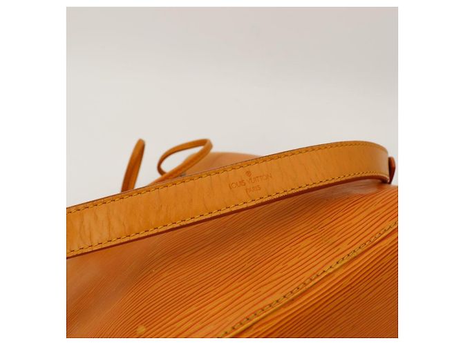 Louis Vuitton Borsa a Secchiello Noe GM in Pelle Epi Arancione - vista 10