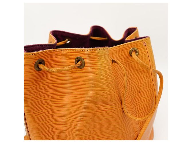 Louis Vuitton Borsa a Secchiello Noe GM in Pelle Epi Arancione - vista 8