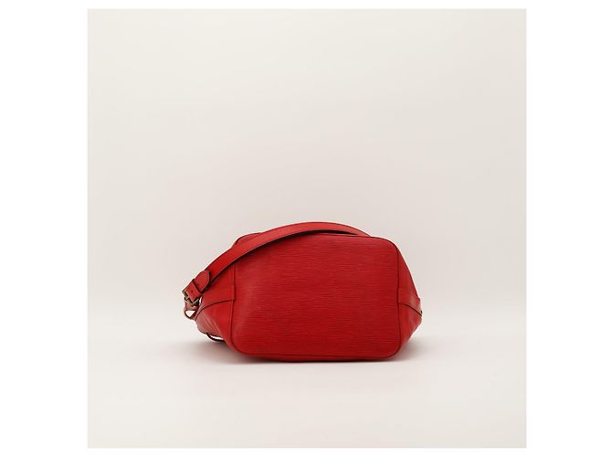 Louis Vuitton Bolso Noé de Piel Epi Roja - vista 5