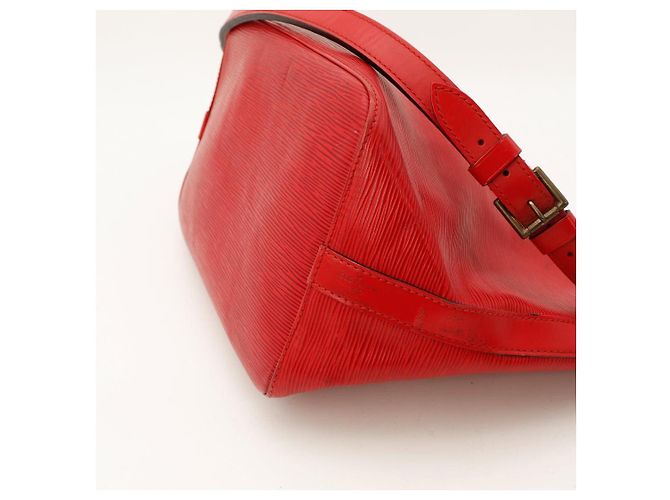Louis Vuitton Bolso Noé de Piel Epi Roja - vista 8