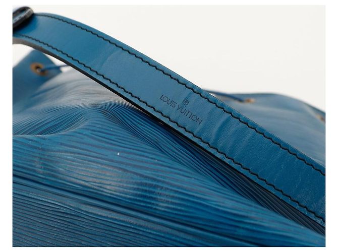 Louis Vuitton Borsa Noe in pelle Epi blu - vista 10
