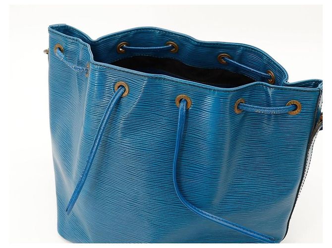 Louis Vuitton Borsa Noe in pelle Epi blu - vista 7