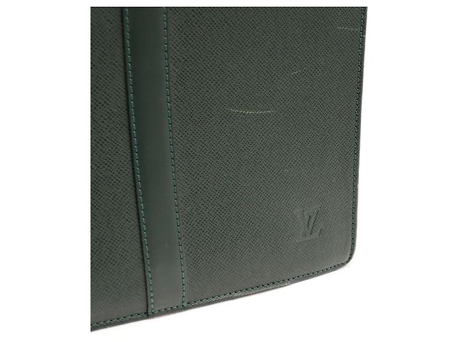 Louis Vuitton Valigetta in pelle Taiga Verde - vista 7