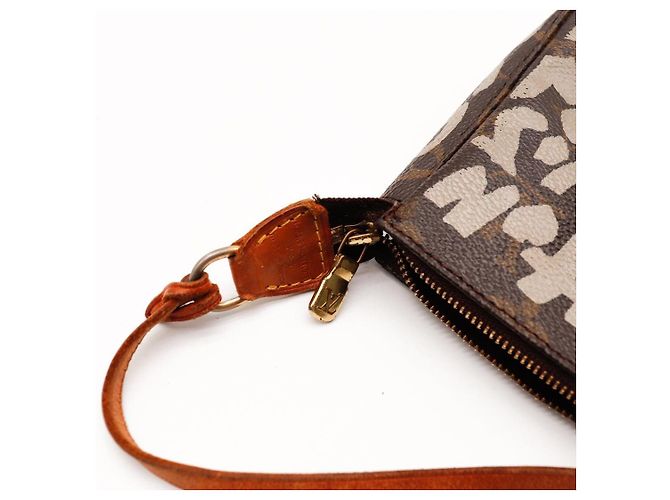 Louis Vuitton Pochette Accessoires Monogram Graffiti Marrone Bianco - vista 6