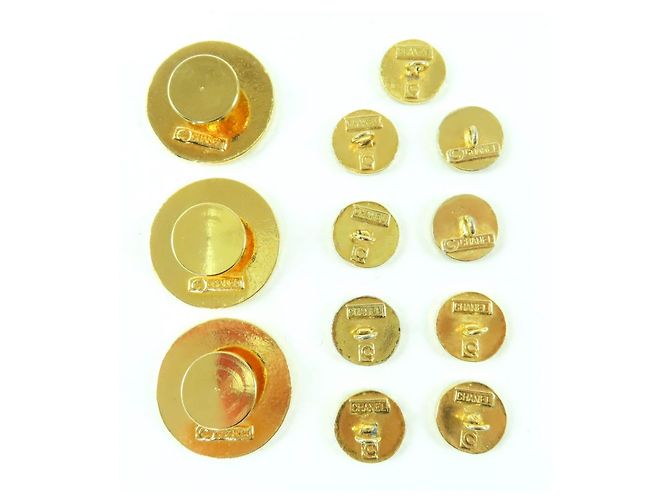 Timeless CHANEL COCO Mark Metallknopf-Set Golden - Ansicht 2