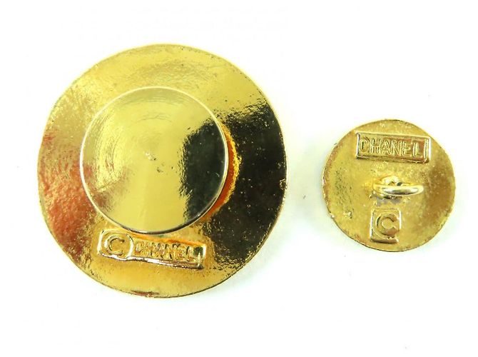 Timeless CHANEL COCO Mark Metallknopf-Set Golden - Ansicht 5