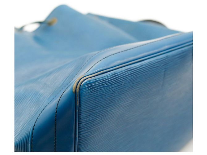 Louis Vuitton Borsa a Secchiello Noé in Pelle Epi Blu - vista 11