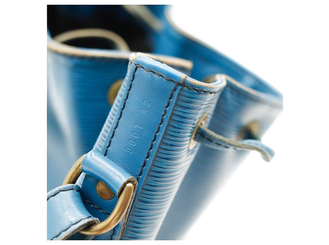 Louis Vuitton Borsa a Secchiello Noé in Pelle Epi Blu - vista 12