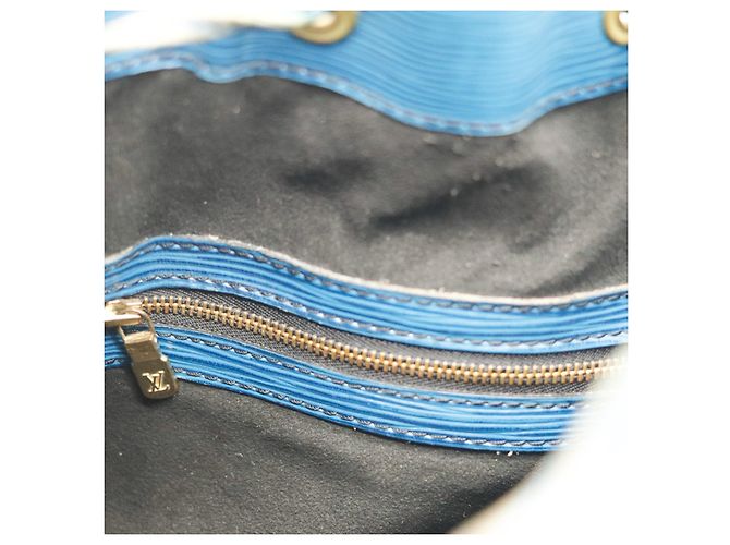 Louis Vuitton Borsa a Secchiello Noé in Pelle Epi Blu - vista 8