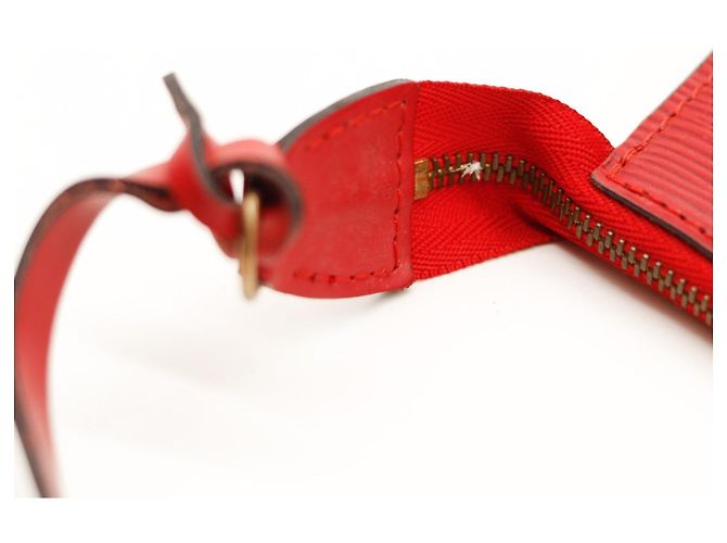 Louis Vuitton Epi Pochette Accessoires Rossa Rosso - vista 9