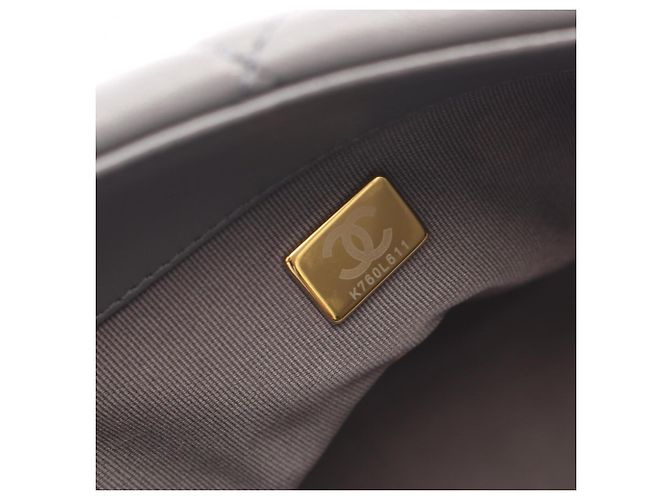 Chanel 19 Dixneuf Matelassé Borsa a Spalla 2-Way Marrone - vista 5