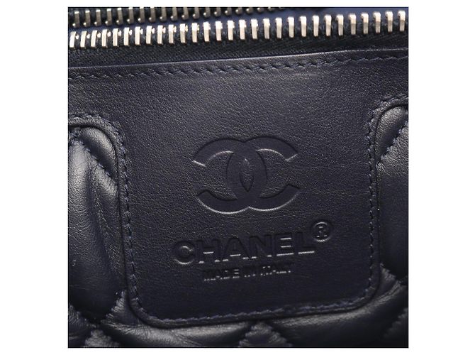 Borsa Tote Reversibile Chanel Coco Cocoon GM Argento Blu navy - vista 4