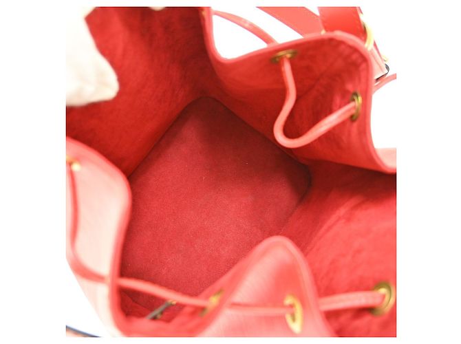 Borsa Louis Vuitton Petit Noe in pelle Epi Media Rosso - vista 3