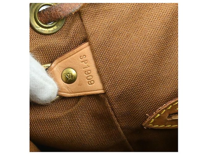 Louis Vuitton Vintage Montsouris Monogram Canvas MM Castaño - vista 5
